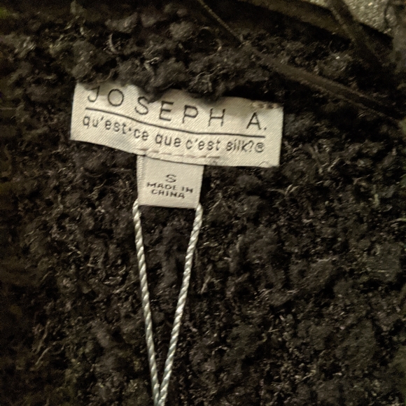 NWT Joseph A sweater fuzzy super soft size small - Picture 2 of 3